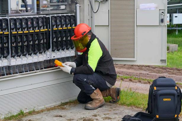 Multímetro Digital Fluke 283FC